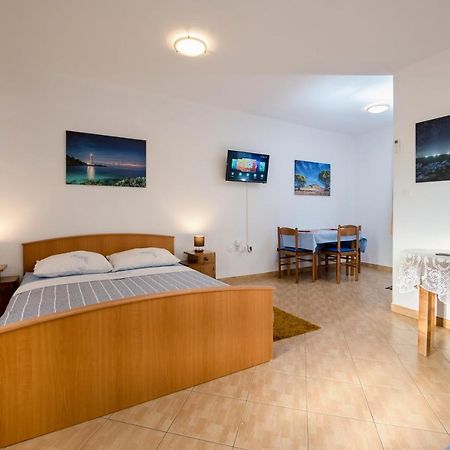Apartments Slavica Luka エクステリア 写真