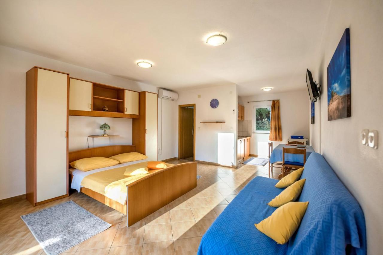 Apartments Slavica Luka エクステリア 写真