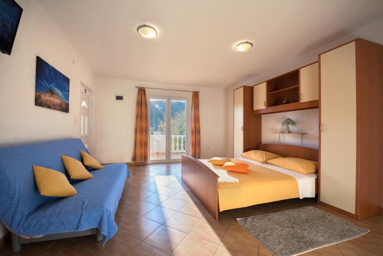 Apartments Slavica Luka エクステリア 写真
