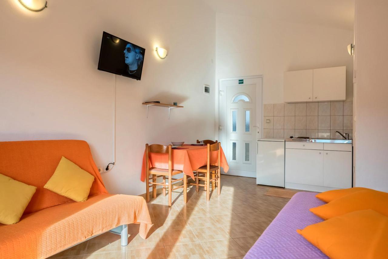 Apartments Slavica Luka エクステリア 写真