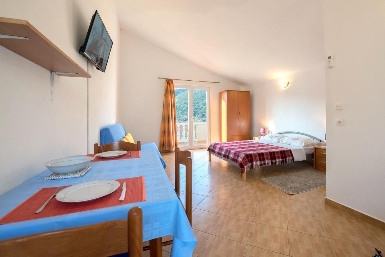 Apartments Slavica Luka エクステリア 写真