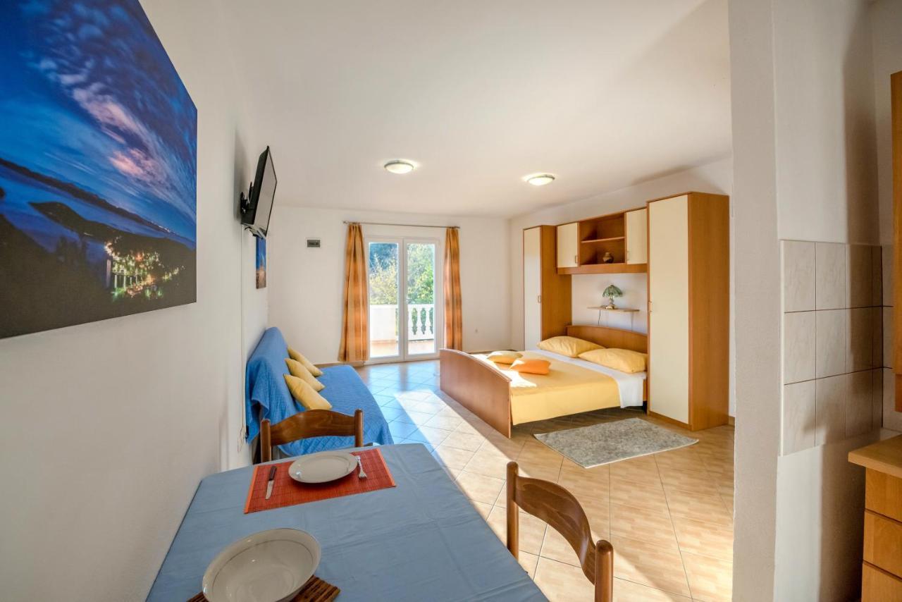 Apartments Slavica Luka エクステリア 写真