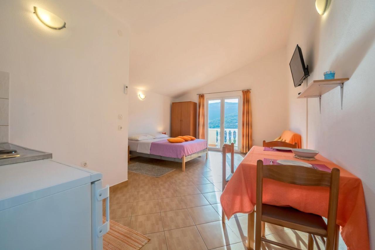 Apartments Slavica Luka エクステリア 写真