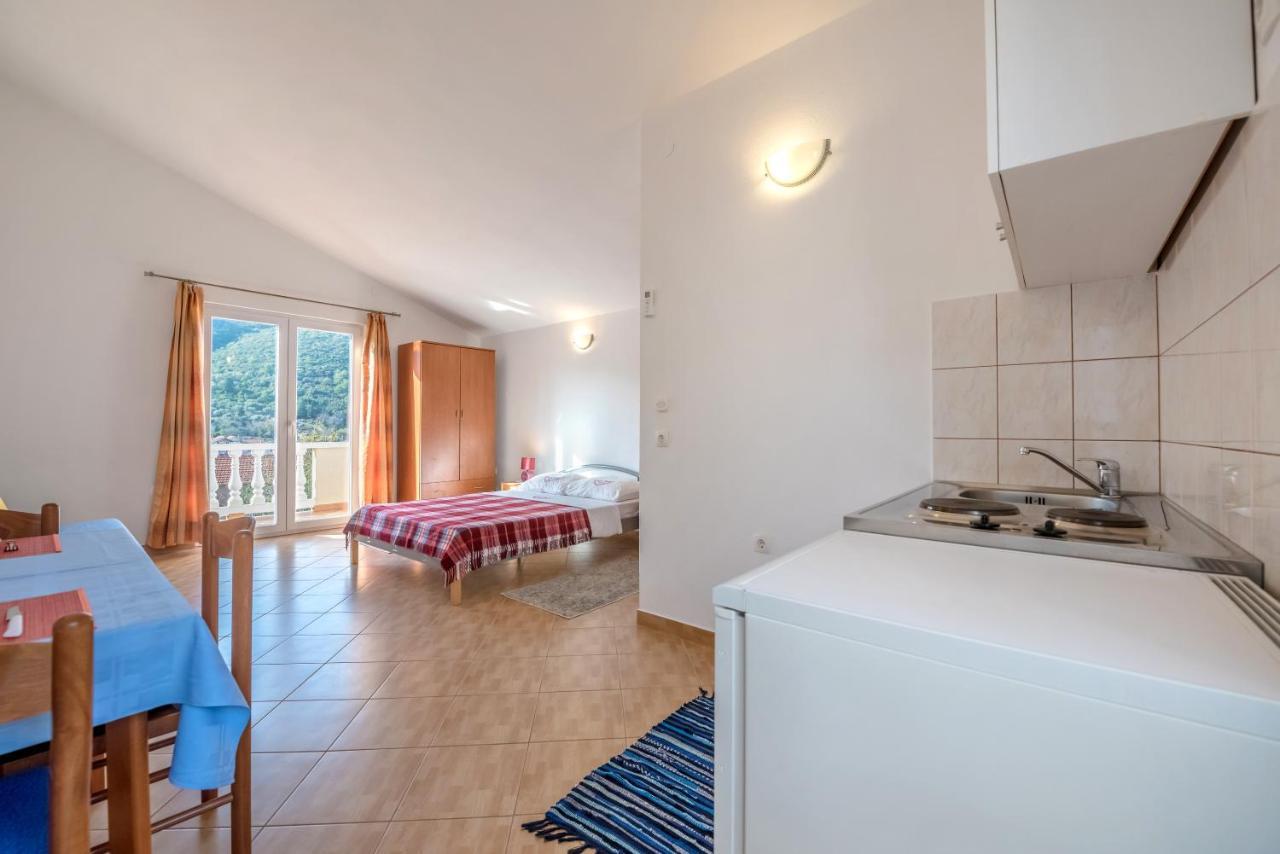 Apartments Slavica Luka エクステリア 写真