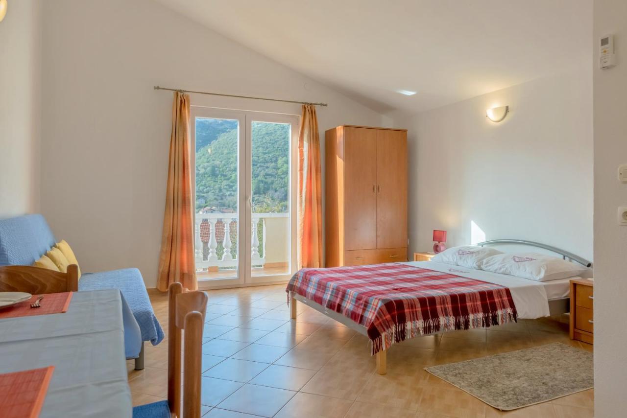 Apartments Slavica Luka エクステリア 写真